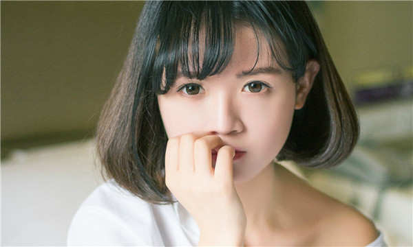 玛曲人工助孕和试管的区别，你了解吗？这两个关键词是在不孕不育家庭中经常被提及的话题，尤其对于那些渴望拥有自己孩子的父母来说，理解这些差异至关重要。人工助孕，通常指人工授精，它是在女性的排卵期，通过注射受精卵来提高受孕的几率。而试管，通常是指试管婴儿技术（IVF），它则是在实验室中通过体外受精的方式，使卵子和精子结合形成胚胎，最后移植回女性体内。简单来说，人工助孕更注重于提高受孕的机会，而试管则是借助更